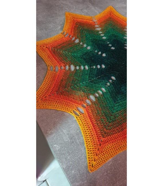 Hippie Lady - Eloise - 4 ply gradient yarn - image 9