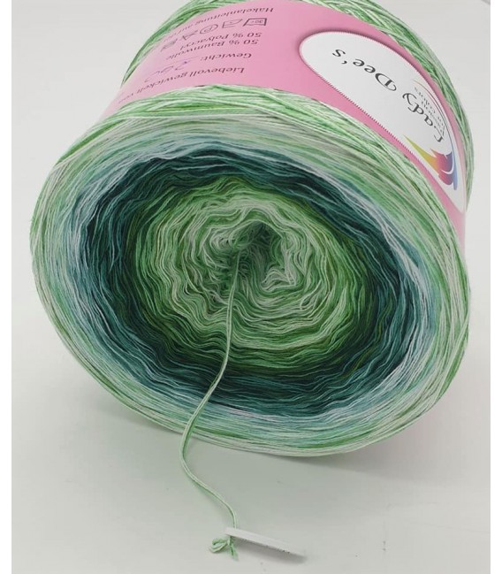 Hippie Lady - Ulrike - 4 ply gradient yarn