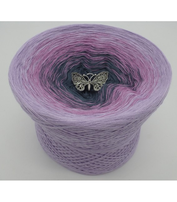 gradient yarn 4ply Deep Love - Lavender outside