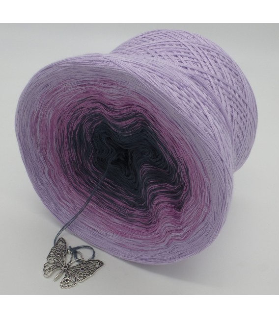 gradient yarn 4ply Deep Love - Lavender outside 4