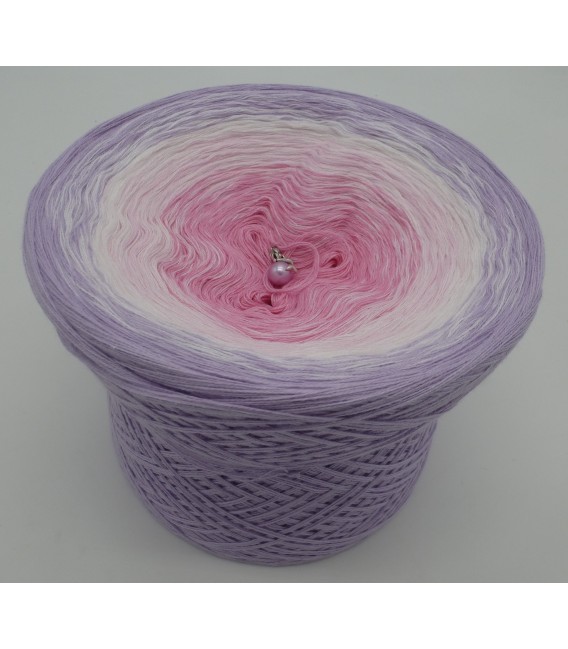 gradient yarn 4ply Mädchenträume - Lavender outside