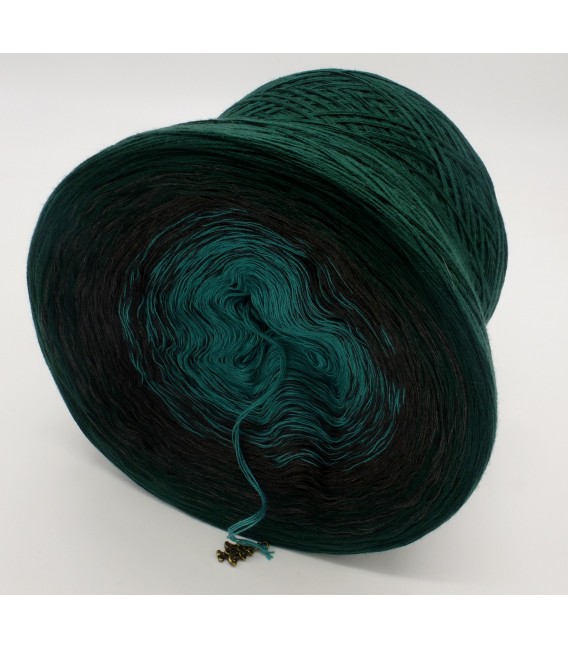 gradient yarn 4ply Tannenduft - fir green outside 4