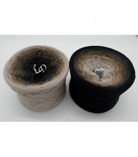 Dunkle Seele - 4 ply gradient yarn