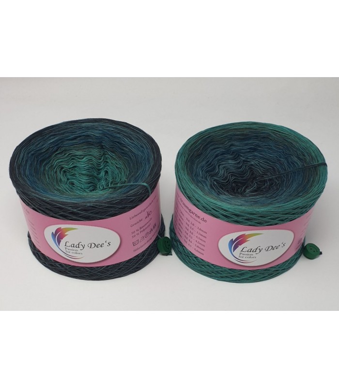 Lucky Green - 4 ply gradient yarn - Lady Dee´s Traumgarne Export