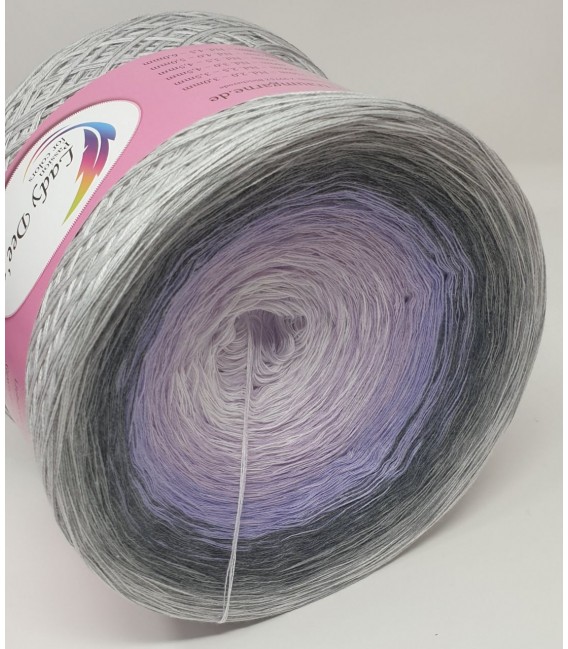 Magic Violette - Mega Bobbel - 4 ply gradient yarn