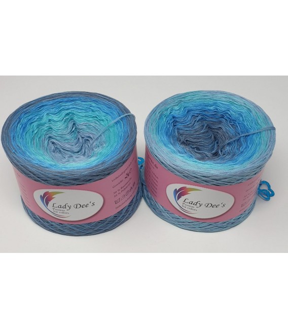 Himmelsblau - 4 ply gradient yarn
