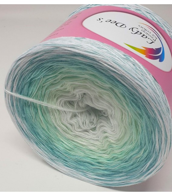 April Bobbel 2025 - 4 ply gradient yarn
