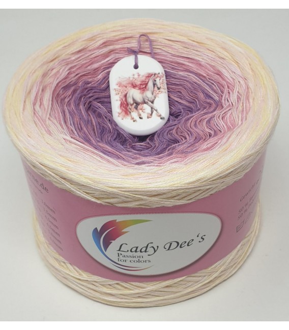 August Bobbel 2026 - 4 ply gradient yarn