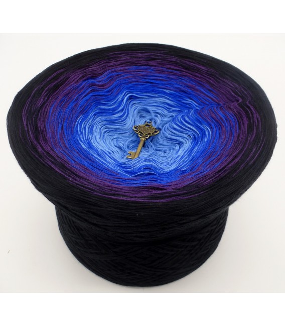 gradient yarn 4-ply Magic Blue - Black outside