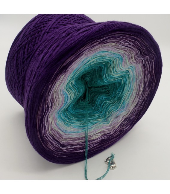 gradient yarn 4ply Geheimnisvoll - purple outside 3