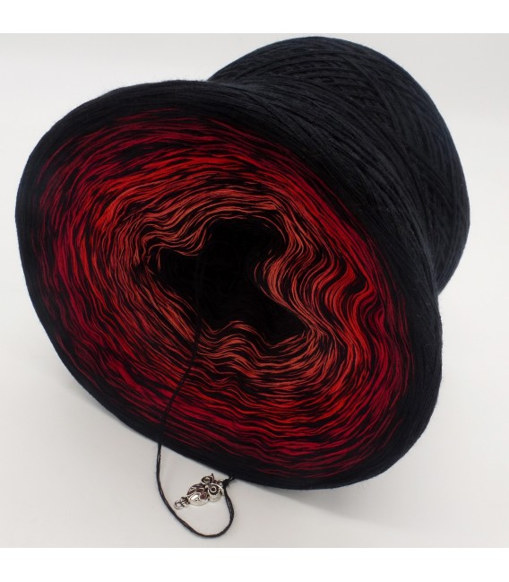 Abendrot (Evening red) - Black continuously - 4 ply gradient yarn - image 4