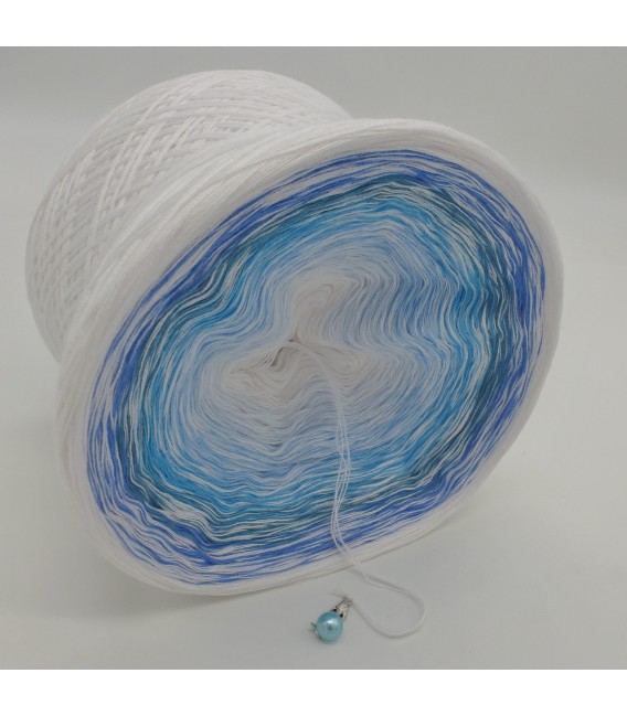 Blue Ocean - White continuously - 4 ply gradient yarn - image 3