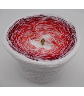 Erdbeereis mit Sahne (Strawberry ice with cream) - White continuously - 4 ply gradient yarn - image 1