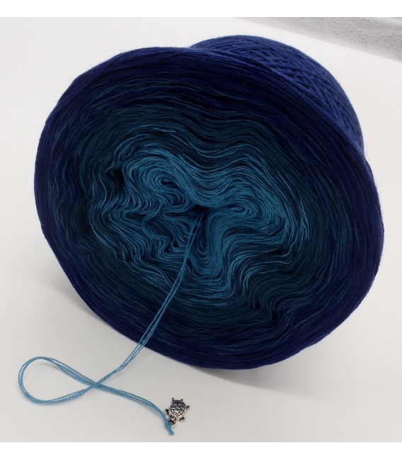 Ozean der Träume - 3 ply gradient yarn image 5
