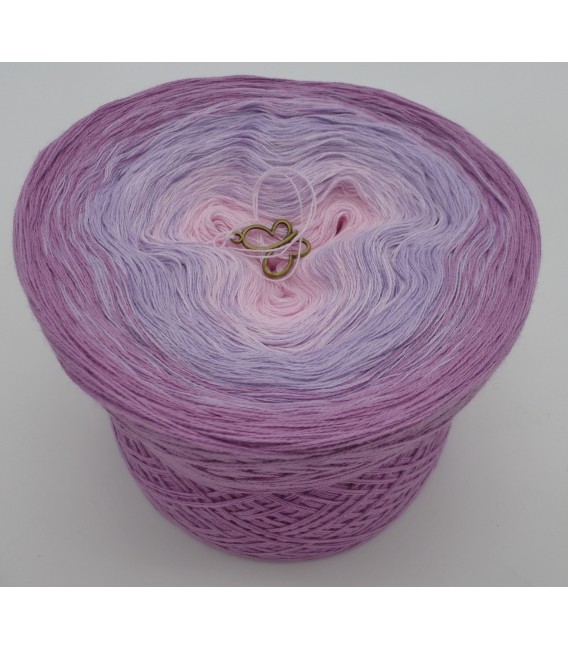 Reine Unschuld - 3 ply gradient yarn image 2