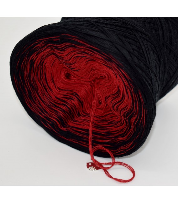 Vampirella - 5 ply gradient yarn image 5