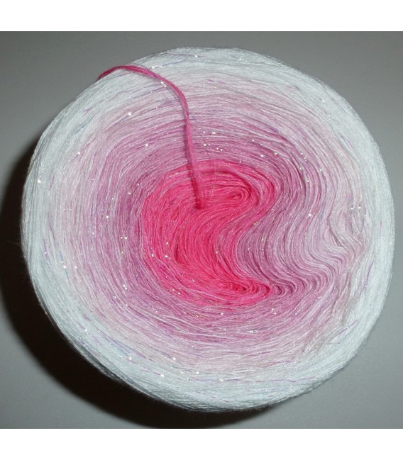 Sakura with mother-of-pearl 2F - 2 ply gradient yarn