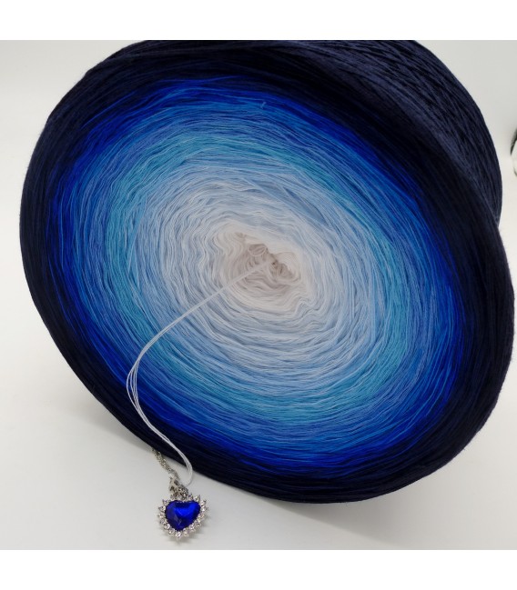 Herz des Ozeans (heart of the Ocean) Gigantic Bobbel - 4 ply gradient yarn - image 6
