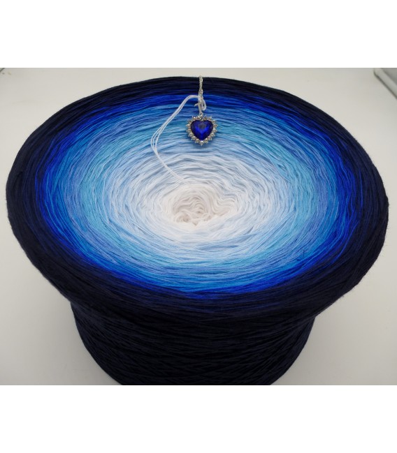 Herz des Ozeans (heart of the Ocean) Gigantic Bobbel - 4 ply gradient yarn - image 3