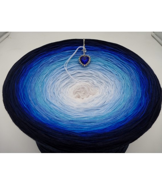 Herz des Ozeans (heart of the Ocean) Gigantic Bobbel - 4 ply gradient yarn - image 4
