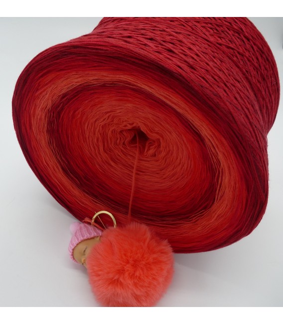 Red Roses Gigantic Bobbel - 4 ply gradient yarn - image 5