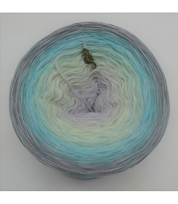 Edelchen in Mint (Nobles in Mint) - 4 ply gradient yarn - image 4