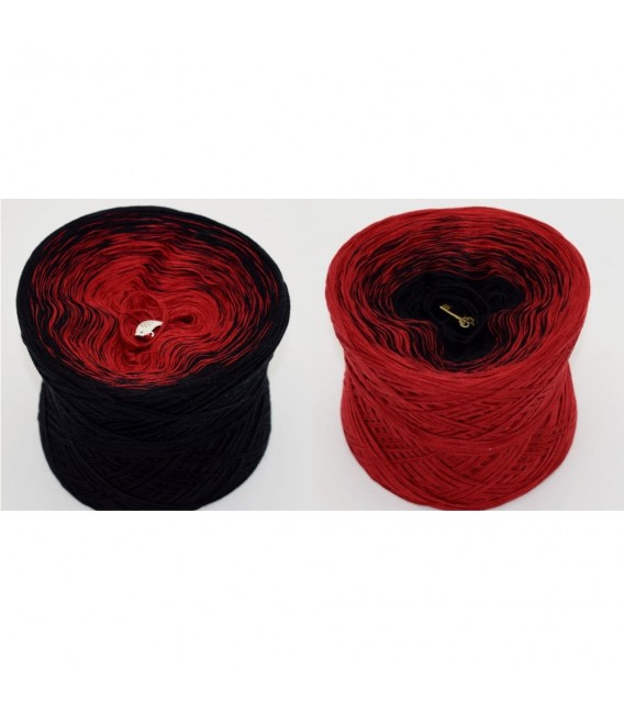 Vampirella - 5 ply gradient yarn image 1