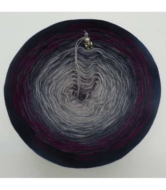 Farbklecks in Vino (Color blob in Vino) - 4 ply gradient yarn - image 3