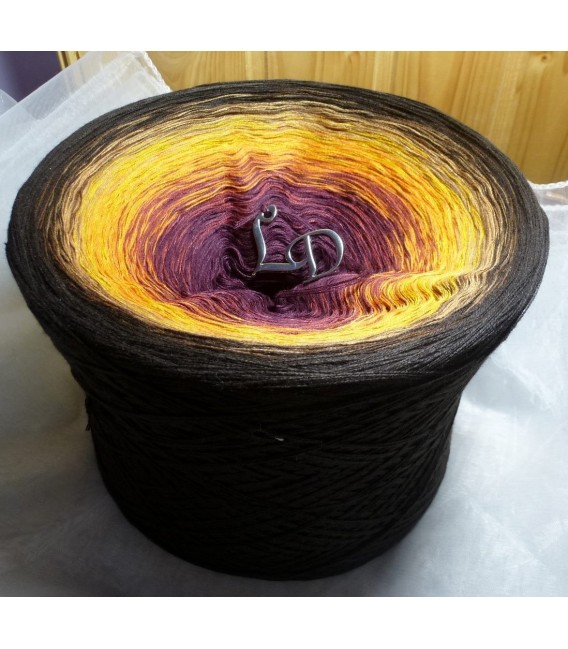 mega gradient yarn 4ply Miracle - 500g - 8 Colors