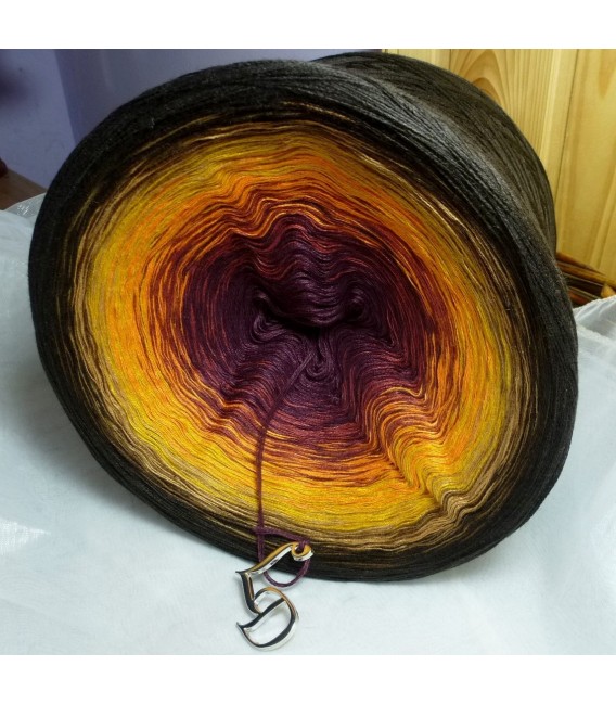 mega gradient yarn 4ply Miracle - 500g - 8 Colors 3