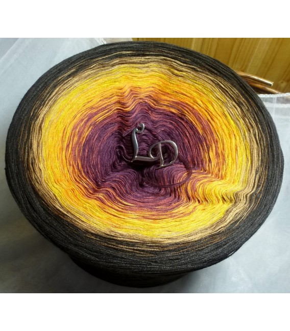 mega gradient yarn 4ply Miracle - 500g - 8 Colors 4