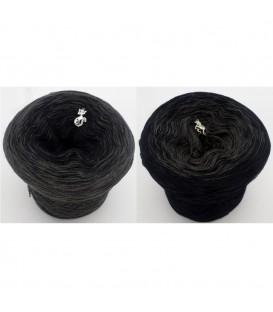 Black Beauty - 5 ply gradient yarn