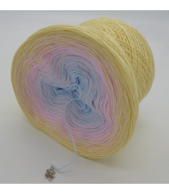 Zeit für Zärtlichkeit - 3 ply gradient yarn image 9