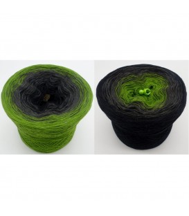 Geheimnisvolle Gedanken - 3 ply gradient yarn image 1