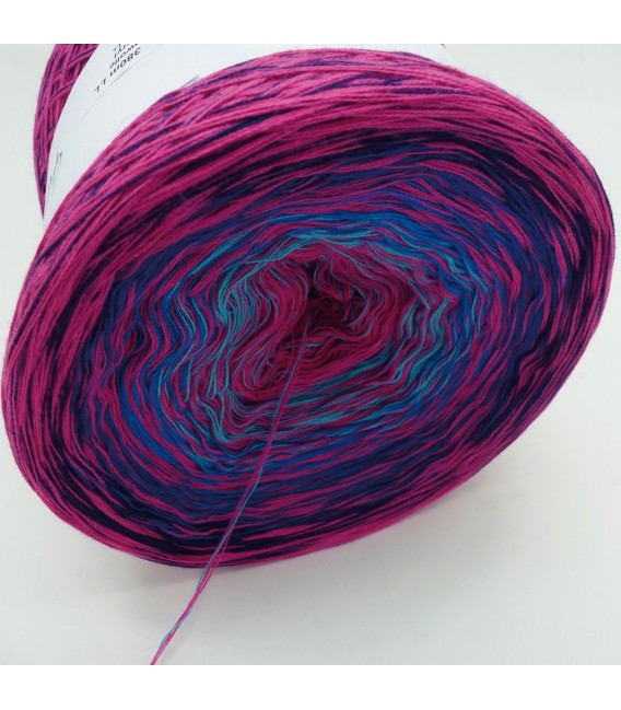 Sonderbobbel Nr. 9 (Special Bobbel No. 9) - 4 ply gradient yarn - image 5