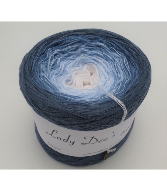 Softi (caring type) - 4 ply gradient yarn - image 2