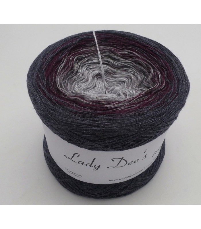 Chianti küsst Grau - 4 ply gradient yarn - Lady Dee´s Traumgarne