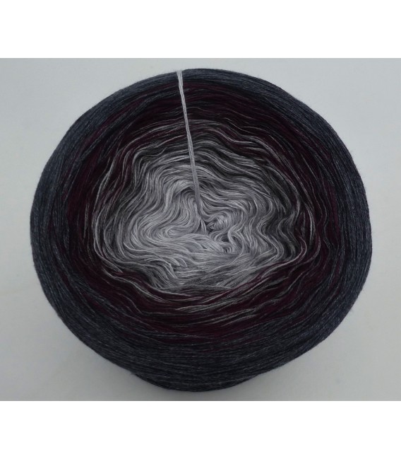 Chianti küsst Grau (Chianti kisses gray) - 4 ply gradient yarn - image 3